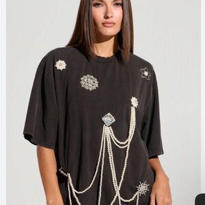 AKIRA Black Embellished Short Sleeve Tee